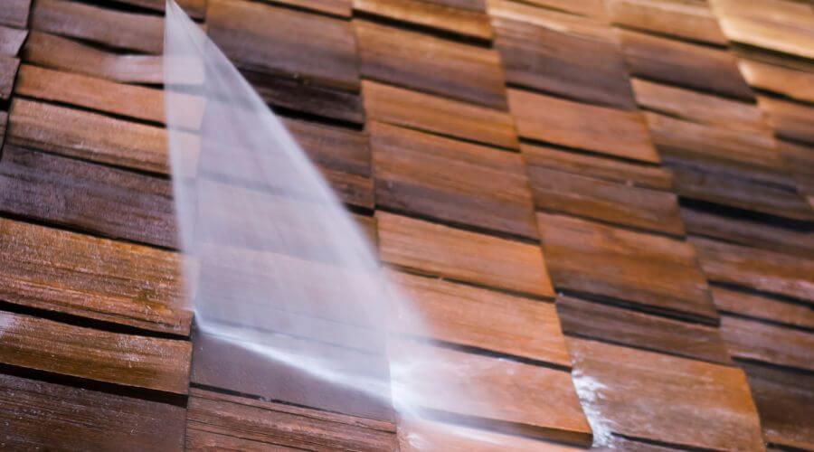 Professional gutter cleaning in Oak Park, MI